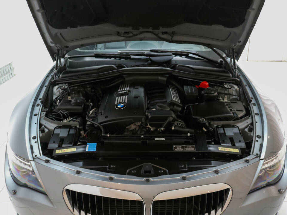 Immagine 13/17 di BMW 630i (2007)