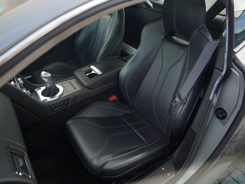 Imagen 16/50 de Aston Martin V12 Vantage (2012)