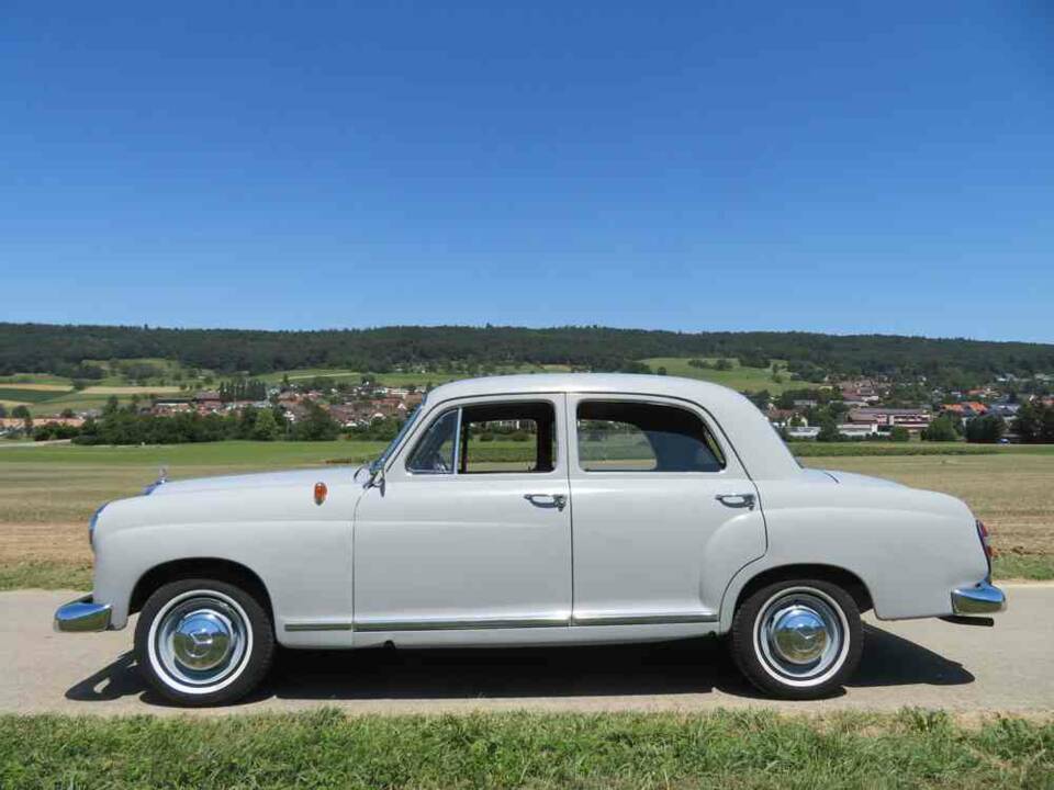 Imagen 3/19 de Mercedes-Benz 180 b (1960)