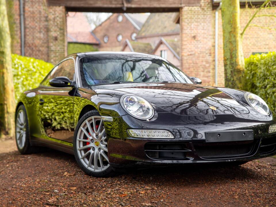 Immagine 2/19 di Porsche 911 Targa 4S (2008)