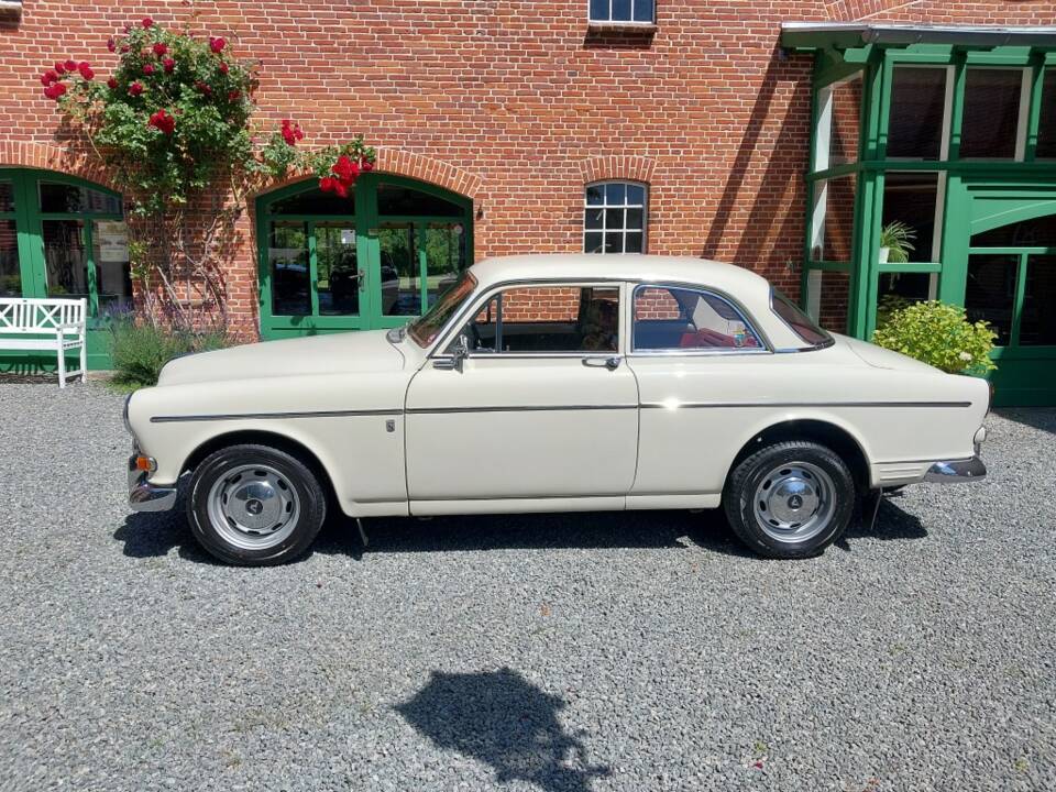 Image 2/15 of Volvo P 121 (1965)