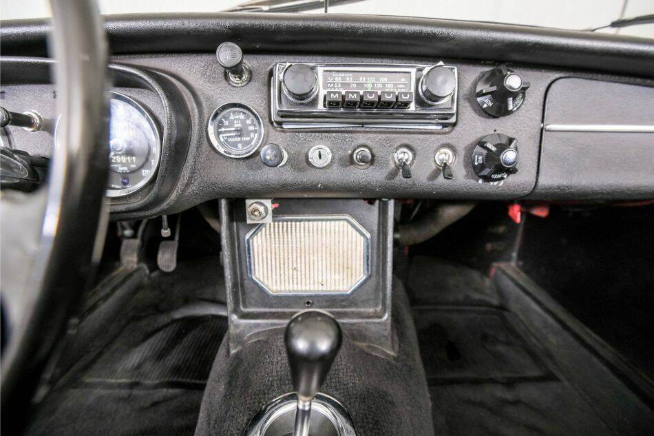 Imagen 42/82 de MG MGB (1967)