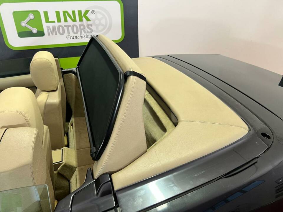 Image 24/48 of Mercedes-Benz 300 SL-24 (1992)