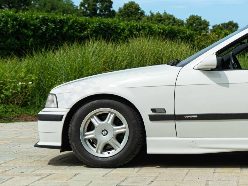 Bild 15/50 von BMW 318is "Class II" (1994)