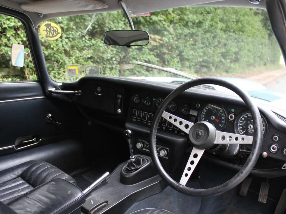 Afbeelding 8/16 van Jaguar E-Type V12 (2+2) (1971)