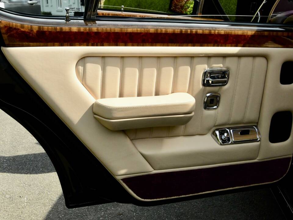 Image 23/50 of Bentley Turbo RT (1997)
