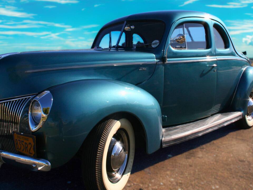 Image 13/28 of Ford Deluxe (1940)