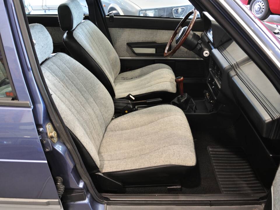 Image 23/29 of Alfa Romeo Giulietta 1.8 (1983)