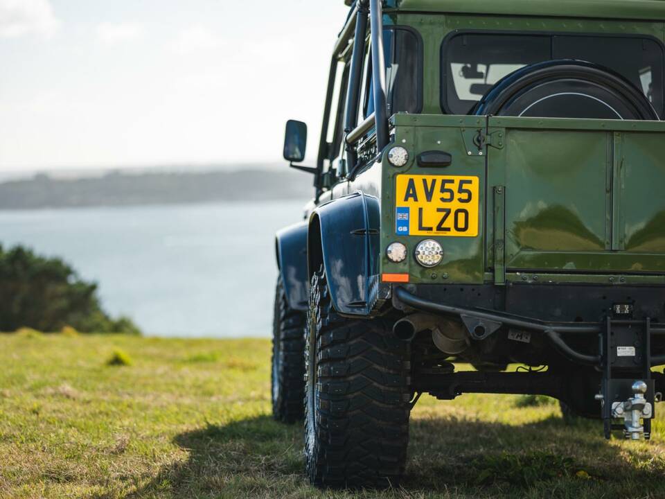 Image 18/31 de Land Rover Defender 110 (2005)