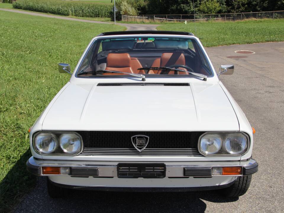 Image 1/66 de Lancia Beta Spider 2000 (1978)