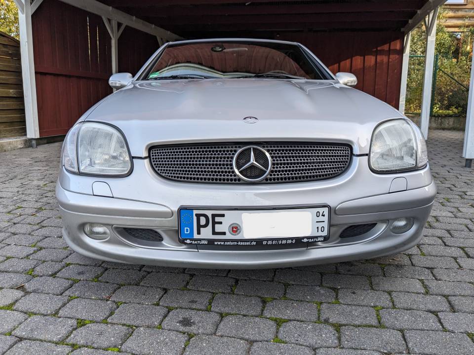 Image 6/37 of Mercedes-Benz SLK 320 (2001)