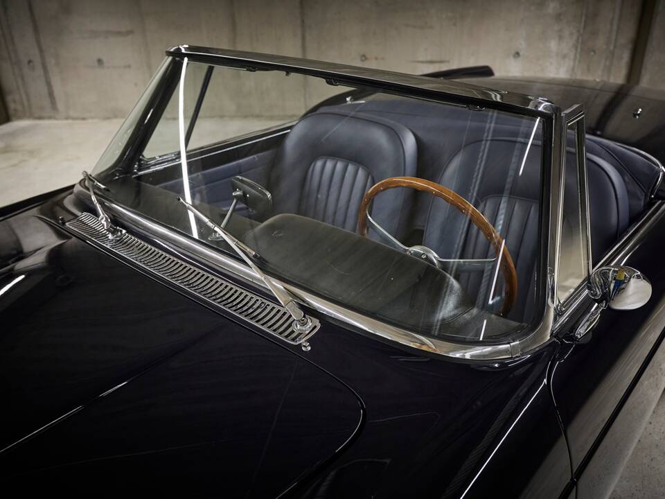 Image 55/100 of Ferrari 250 GT (1962)