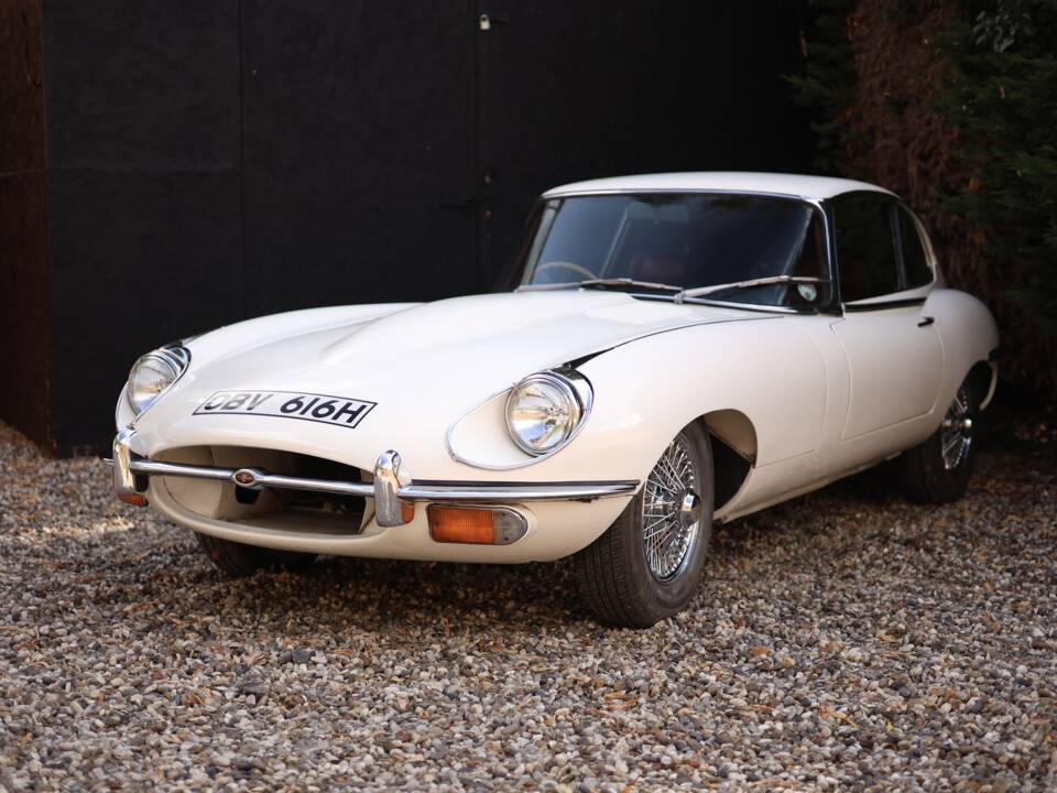 Image 16/50 de Jaguar Type E (2+2) (1970)