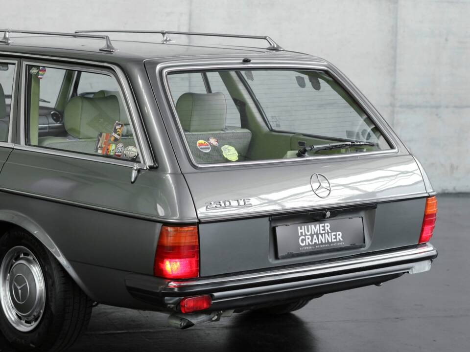Image 9/49 of Mercedes-Benz 230 TE (1981)