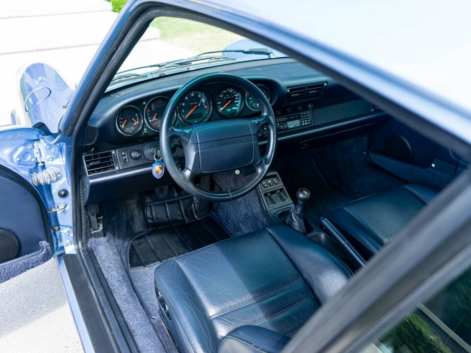 Afbeelding 29/42 van Porsche 911 Carrera 4 (1992)