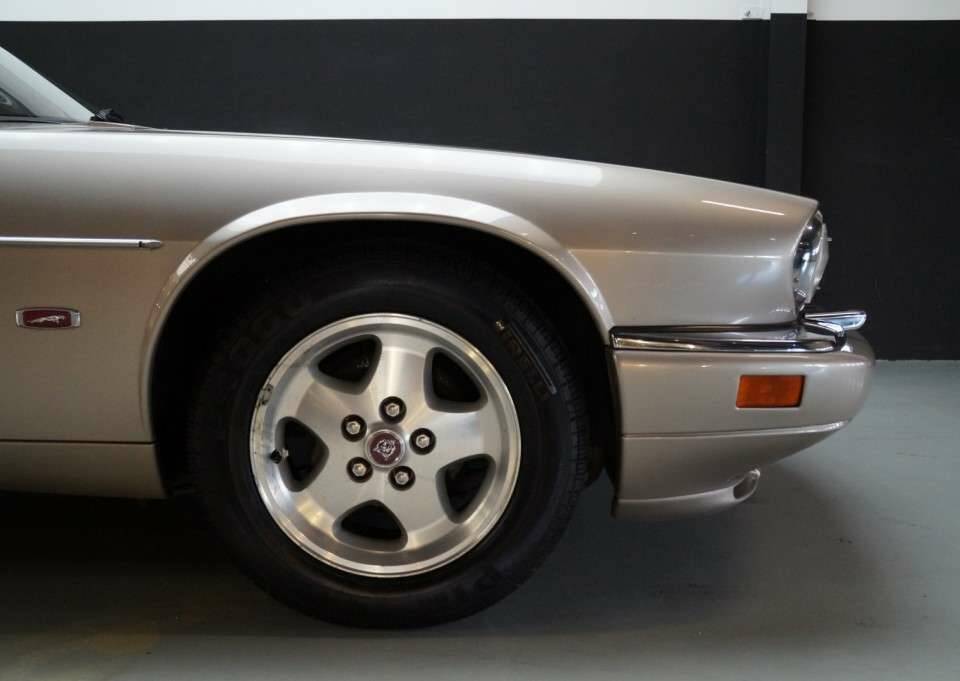 Image 19/50 de Jaguar XJS 4.0 (1995)