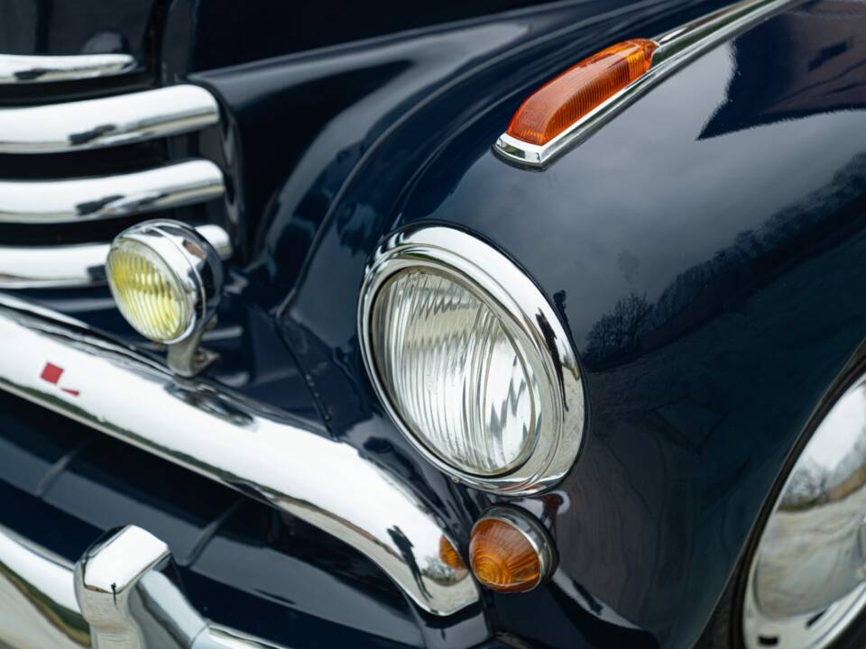 Bild 10/50 von Opel Kapitän (1951)