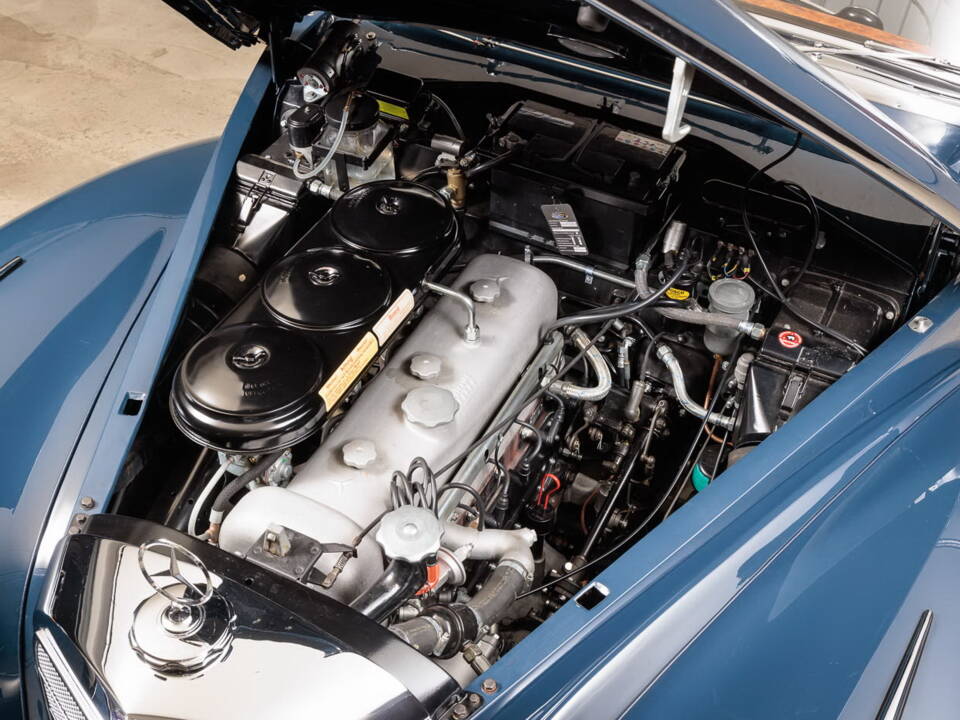 Bild 36/44 von Mercedes-Benz 300 S Cabriolet A (1953)
