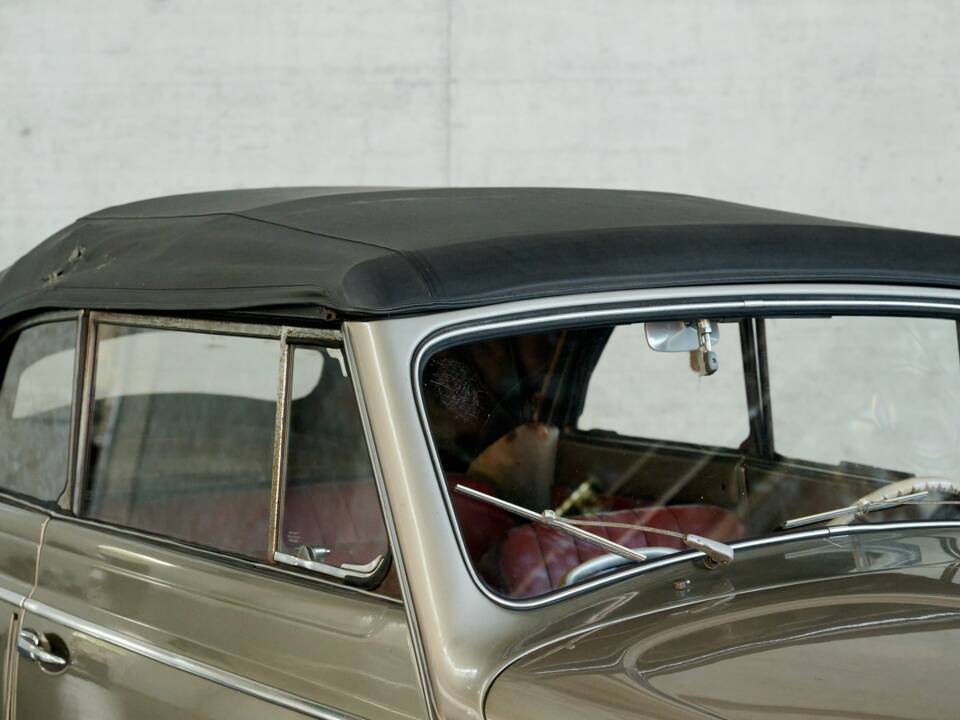 Bild 24/50 von Volkswagen Käfer 1200 Cabriolet (1957)