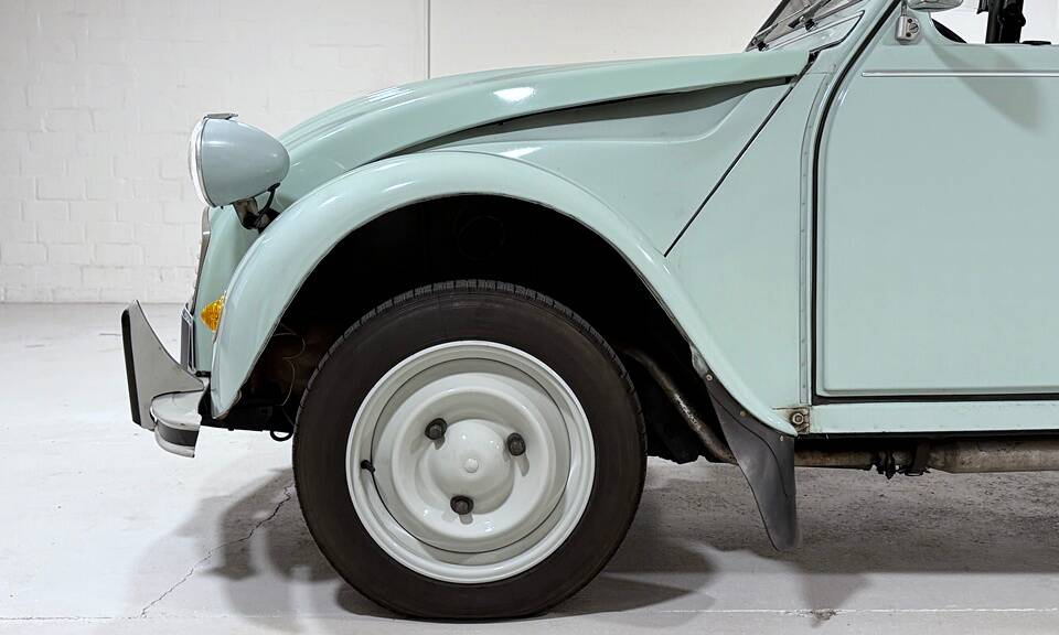 Image 9/38 of Citroën 2 CV 6 (1982)