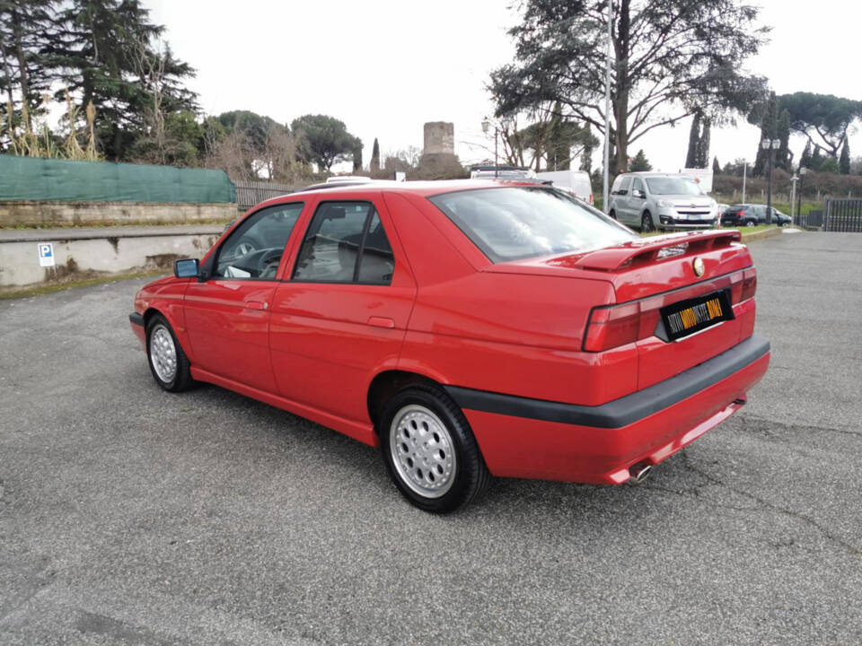 Image 3/40 de Alfa Romeo 155  2.0 Q4 4x4 (1993)