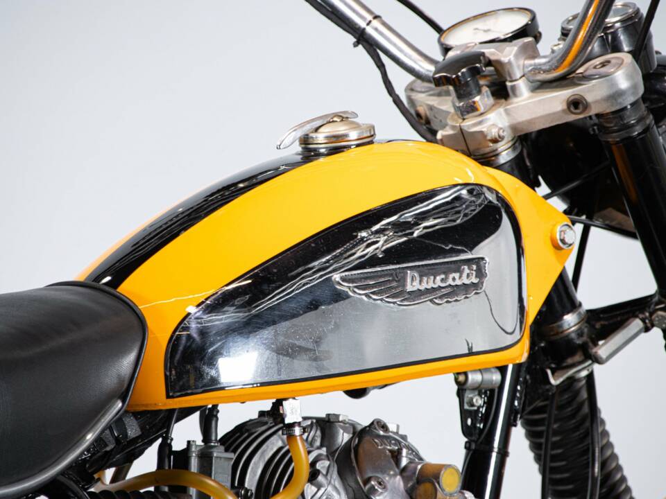 Immagine 38/50 di Ducati 250 Scrambler (1971)