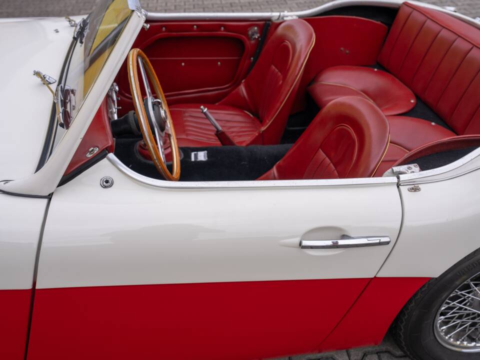 Image 48/72 de Austin-Healey 3000 Mk II (BJ7) (1962)