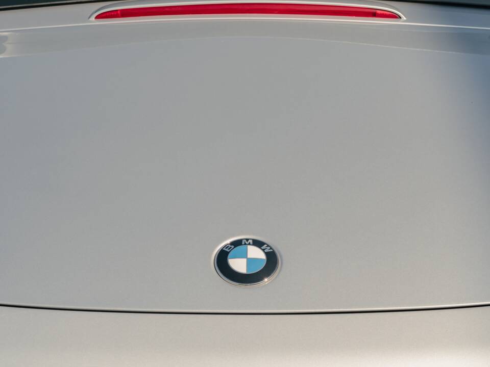 Image 68/185 of BMW Z8 (2001)
