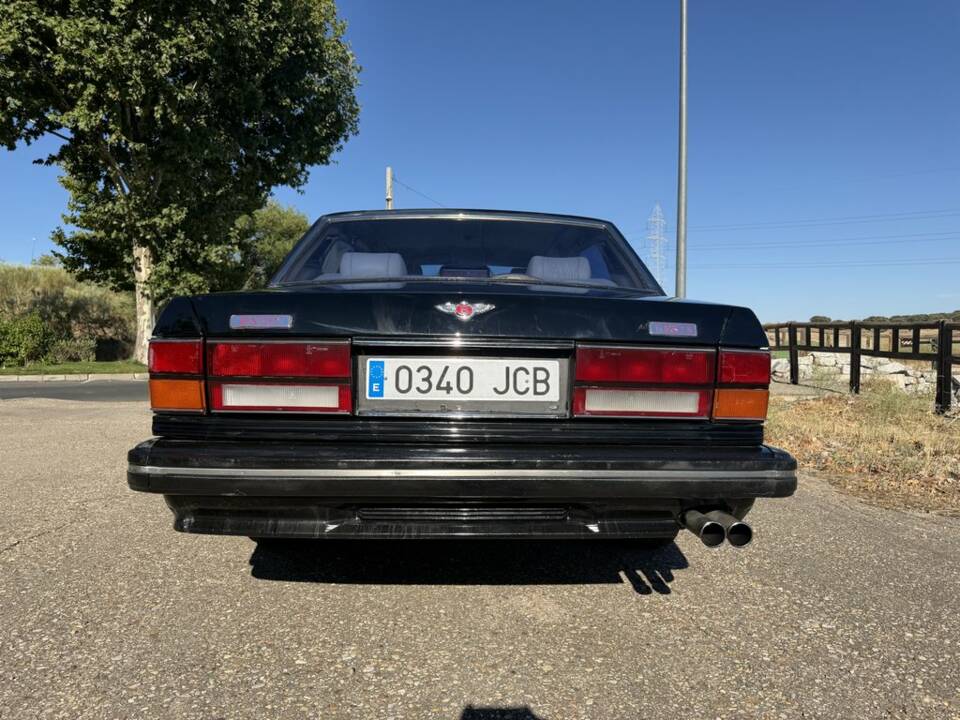Image 7/8 of Bentley Turbo R (1989)