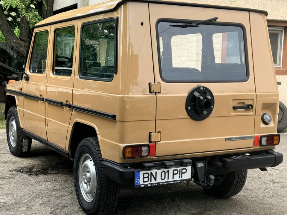 Image 6/8 de Mercedes-Benz 230 G (long) (1983)