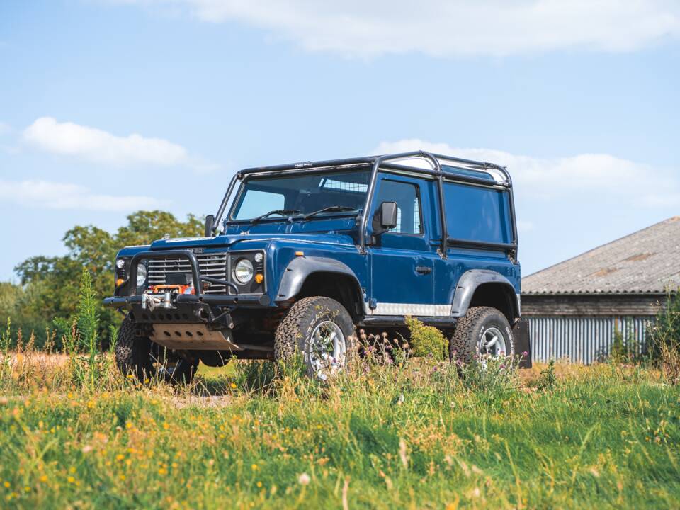 Bild 45/50 von Land Rover 90 (1988)