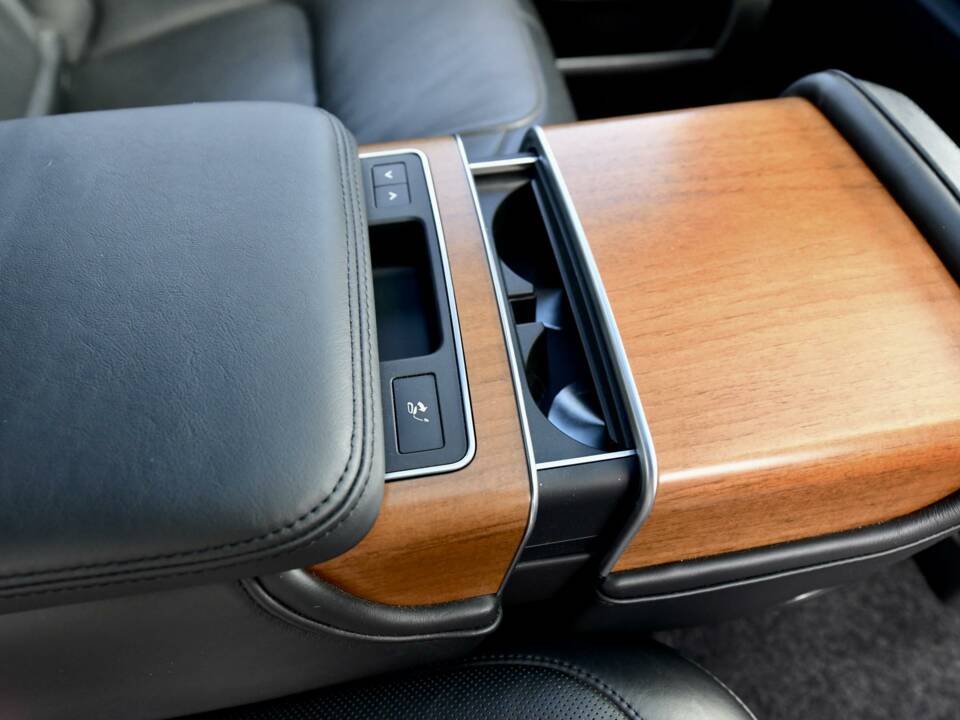 Image 42/50 of Land Rover Range Rover V8 SV Autobiography (2018)