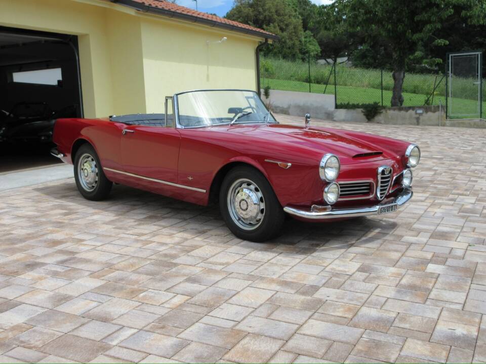 Bild 1/37 von Alfa Romeo 2600 Spider (1966)