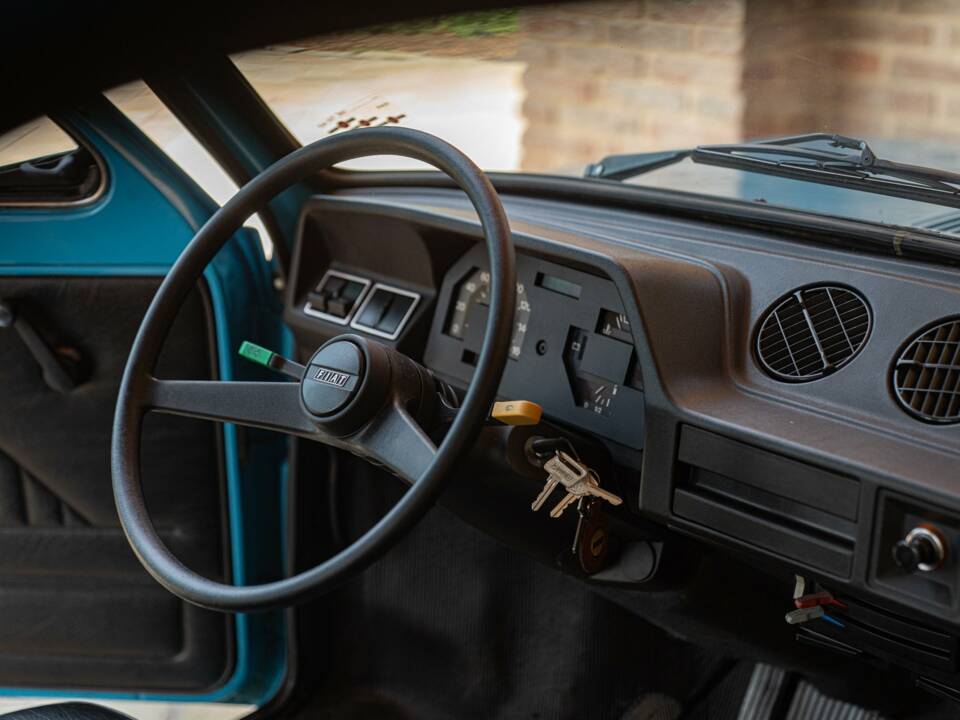 Bild 30/50 von FIAT 127 (1977)