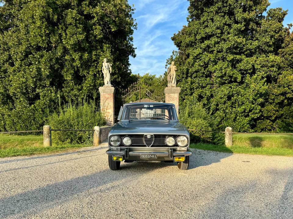 Imagen 12/25 de Alfa Romeo 1750 Berlina (1970)