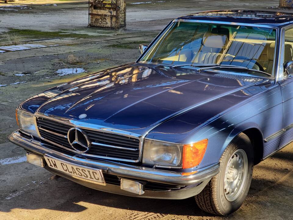 Image 2/14 of Mercedes-Benz 500 SLC (1981)