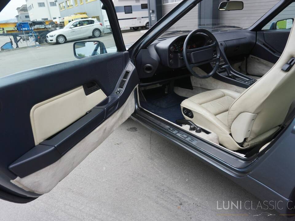 Immagine 31/46 di Porsche 928 S4 (1988)