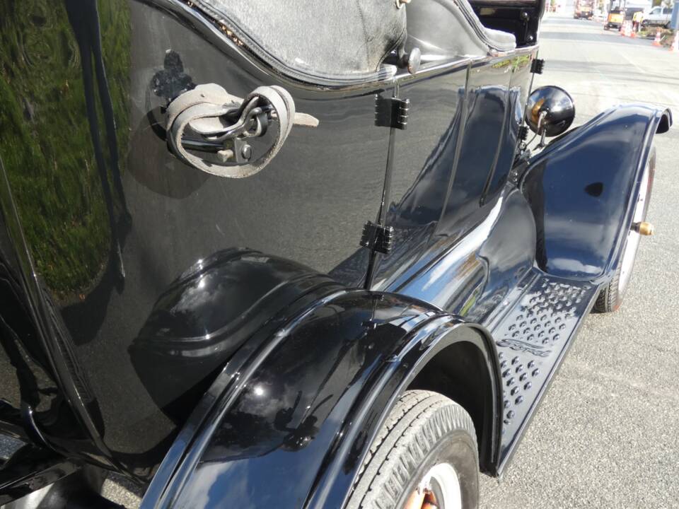 Image 12/41 of Ford Model T Touring (1925)