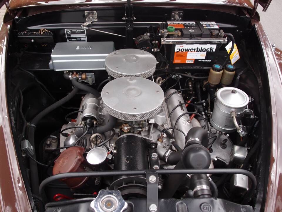 Image 25/30 of BMW 502 Sport (1955)