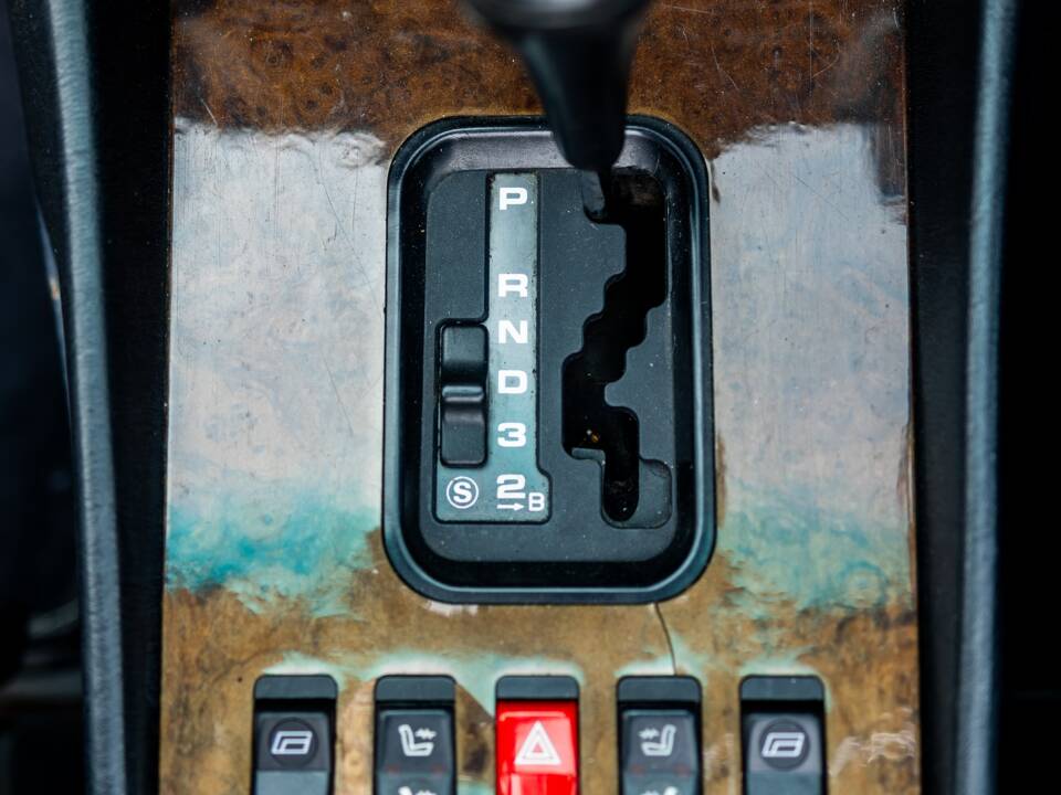 Afbeelding 17/27 van Mercedes-Benz 420 SL (1987)