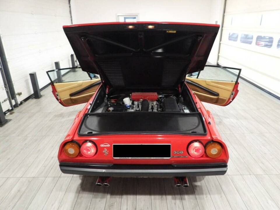 Immagine 12/15 di Ferrari 308 GTBi Quattrovalvole (1983)
