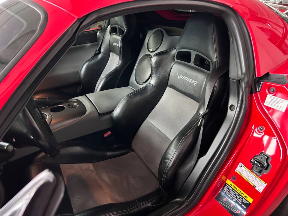 Image 14/22 of Dodge Viper SRT10 (2008)