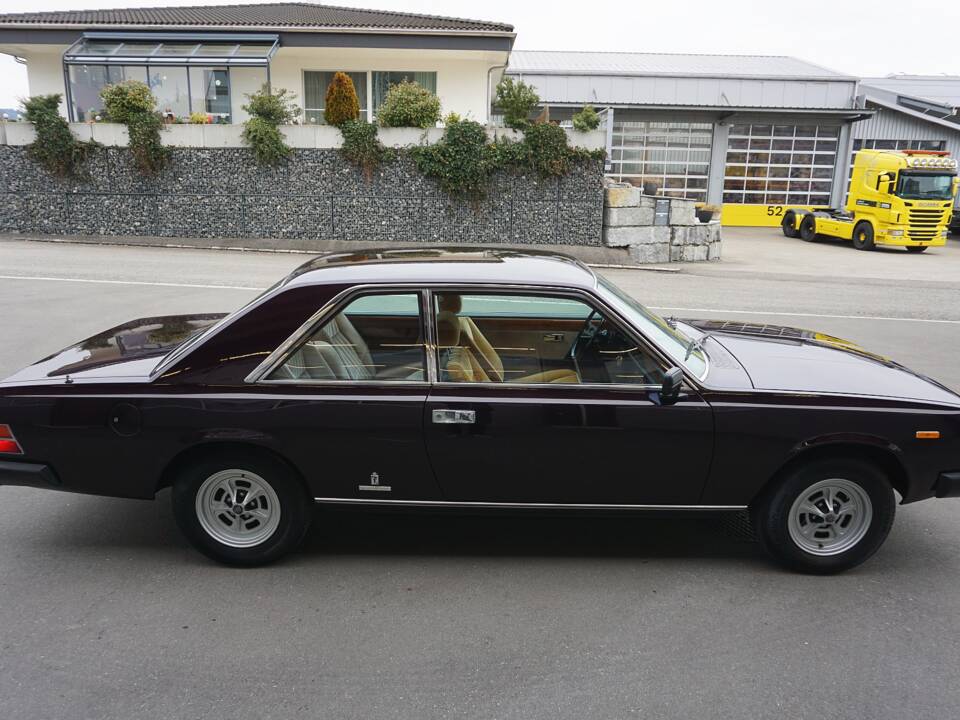 Image 12/74 of FIAT 130 Coupé (1973)