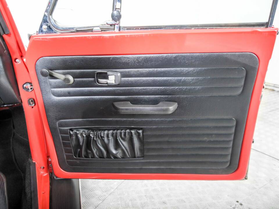 Bild 34/50 von Volkswagen Käfer 1303 LS (1974)