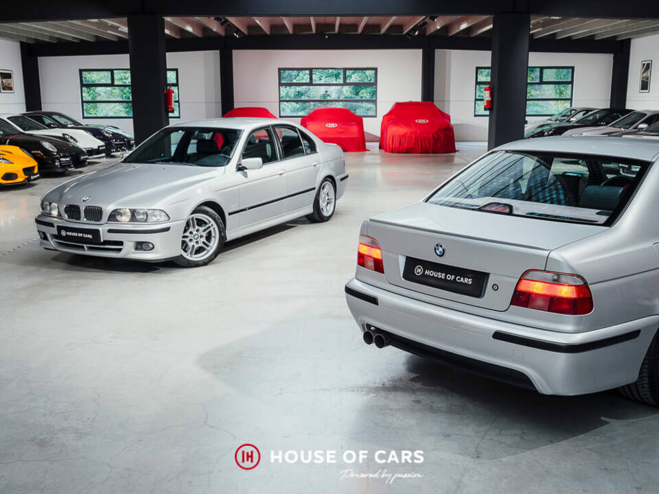 Image 1/23 de BMW 540i (1999)