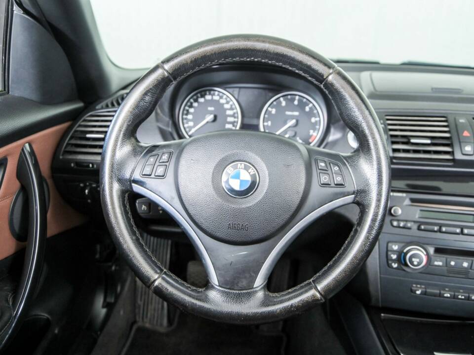 Image 12/50 de BMW 120i (2008)