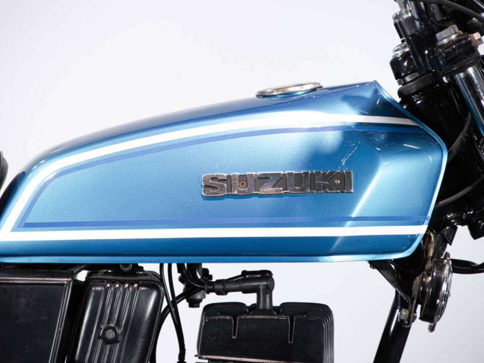 Image 42/50 of Suzuki GT 125 (1979)