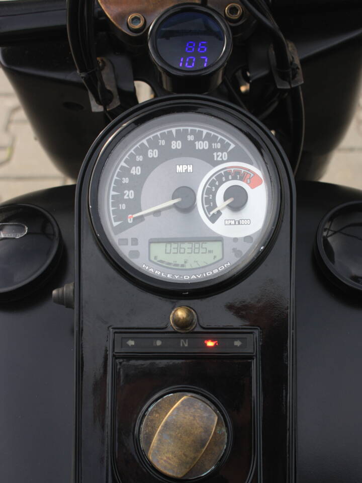 Image 24/33 of Harley-Davidson DUMMY (2004)