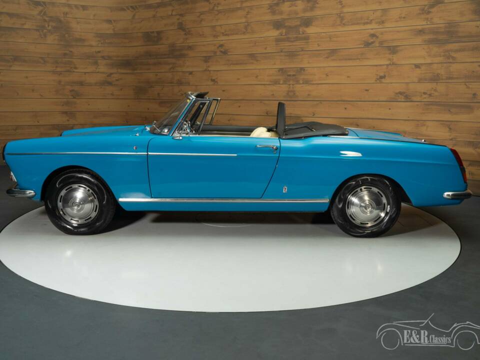 Image 2/6 de Peugeot 404 Convertible (1967)