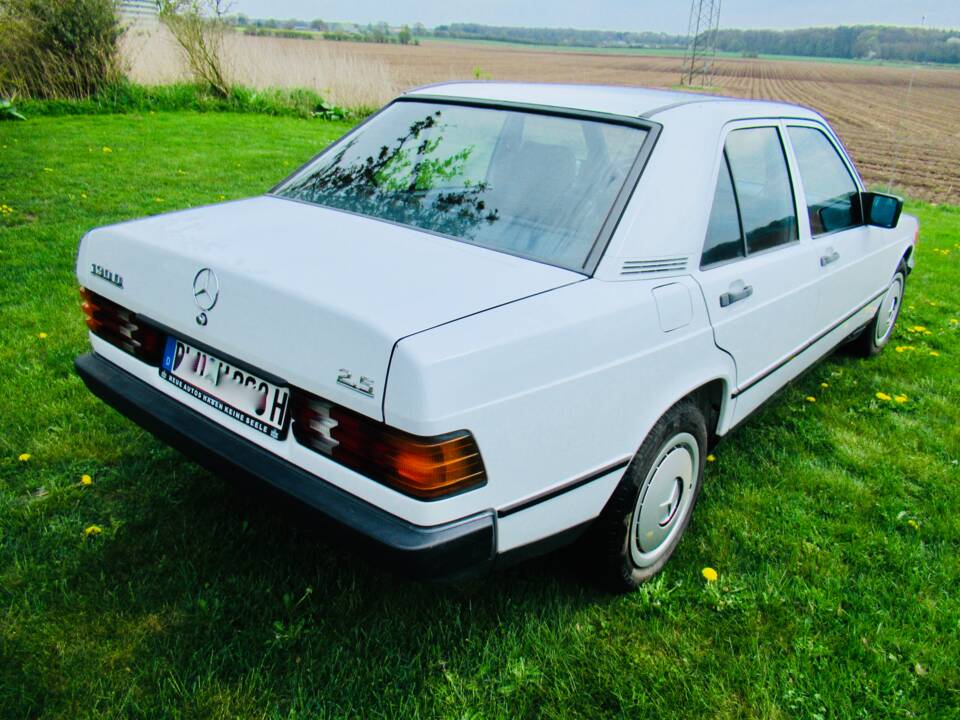 Bild 5/25 von Mercedes-Benz 190 D 2.5 (1986)